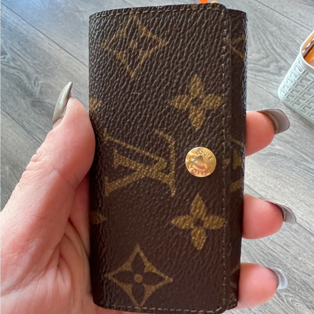 Authentic LV 4Key Holder